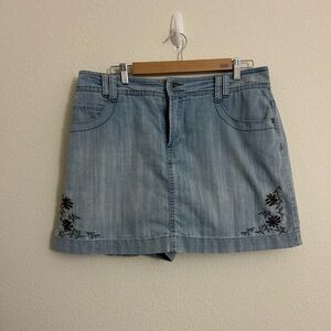 Gloria Vanderbilt Light Blue Embroidered Mini Skirt